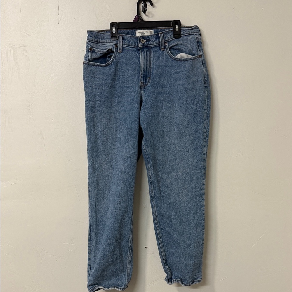 Abercrombie & Fitch Light Blue Straight Mid Rise Ankle Curve Love Jeans